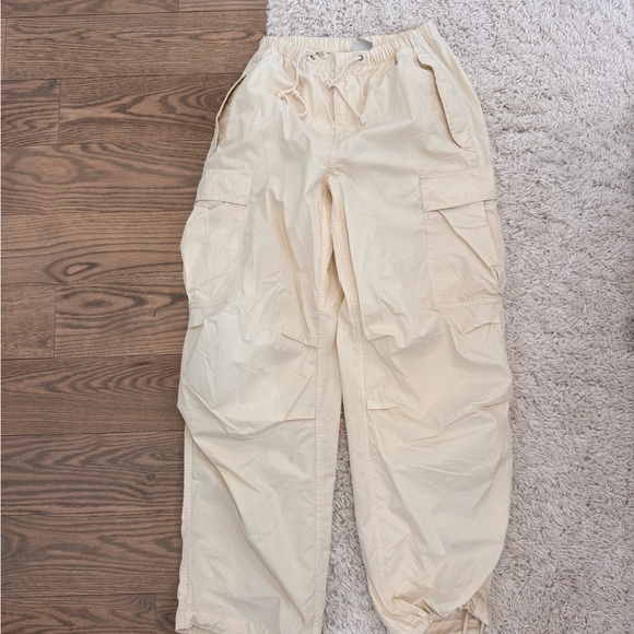 TNA Cream Elastic Waist cargo Pants - Picture 4 of 6
